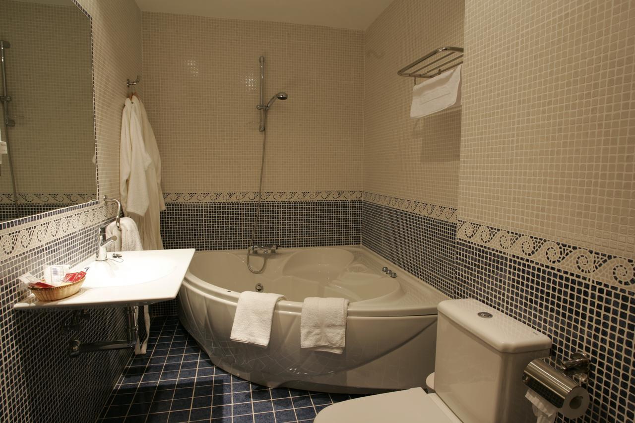 Hotel Galayos Ойос-дель-Эспино Экстерьер фото